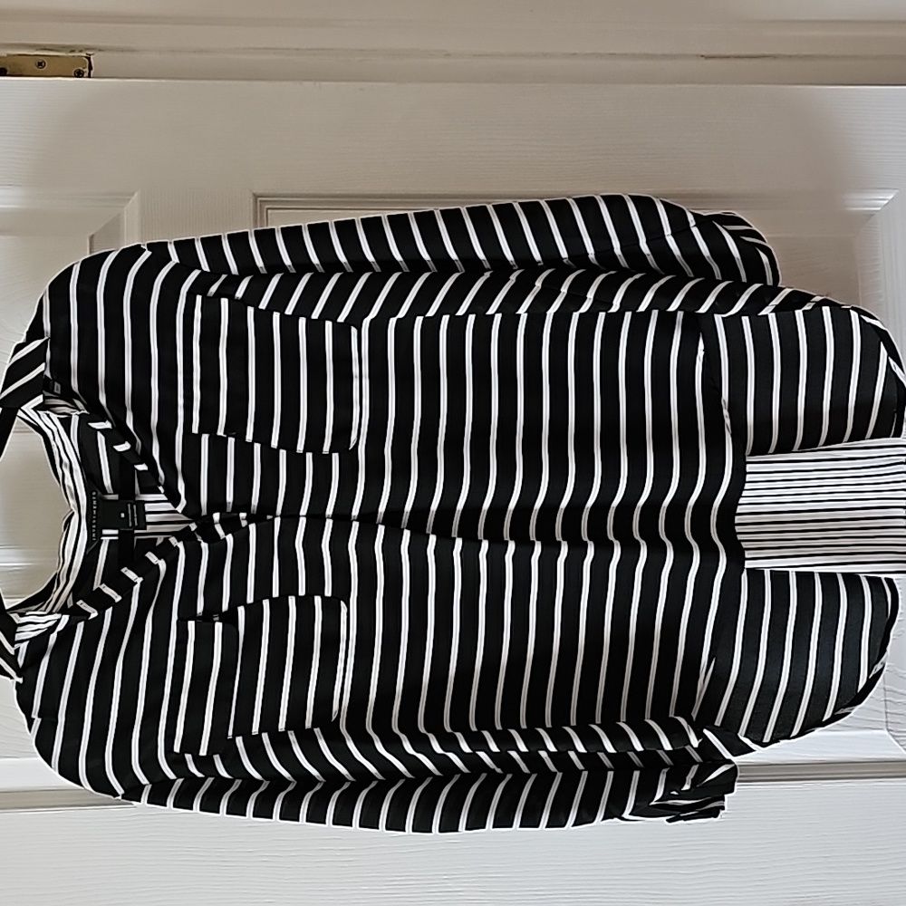 Investments tunic black and white stripes polyester